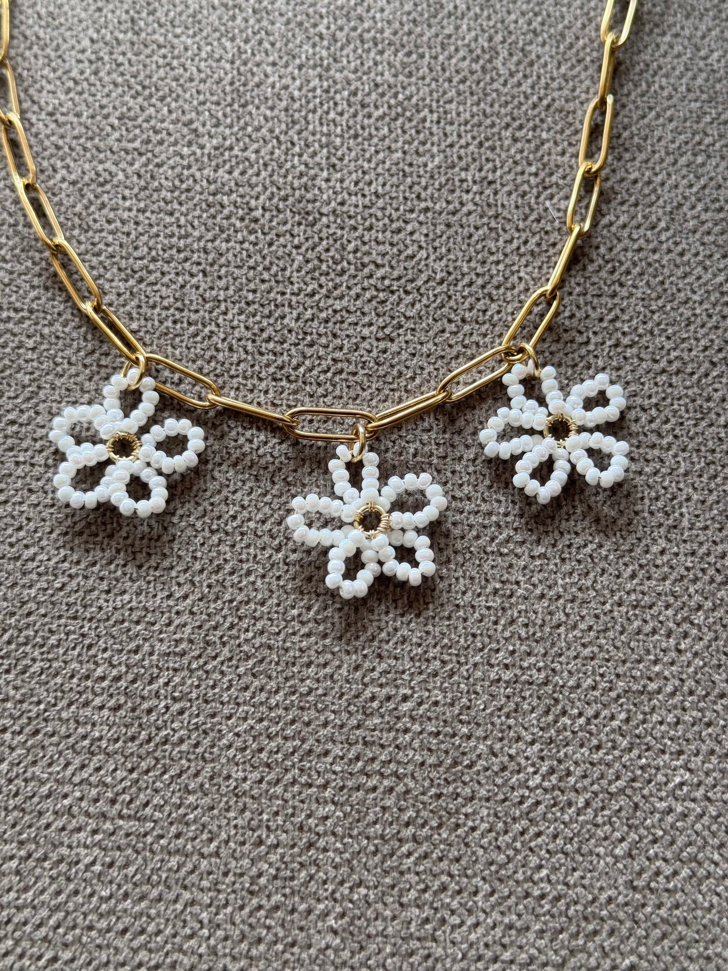 ketting white flower