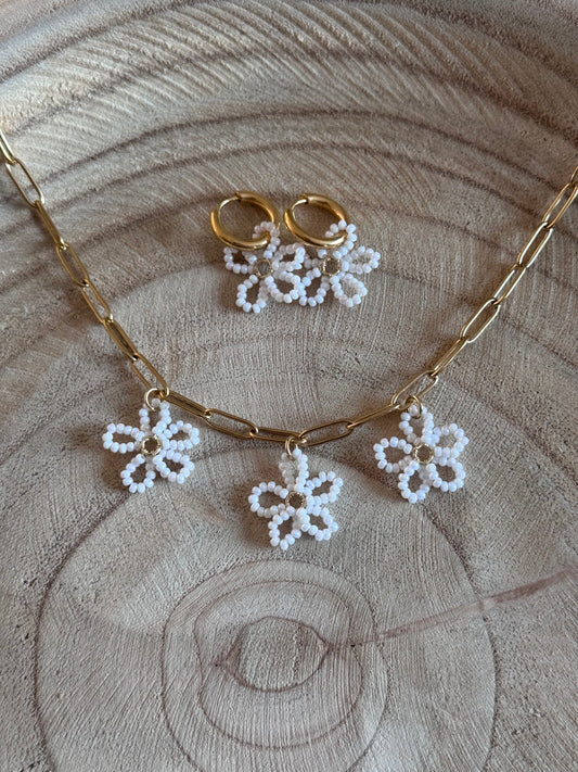 oorringen white flower