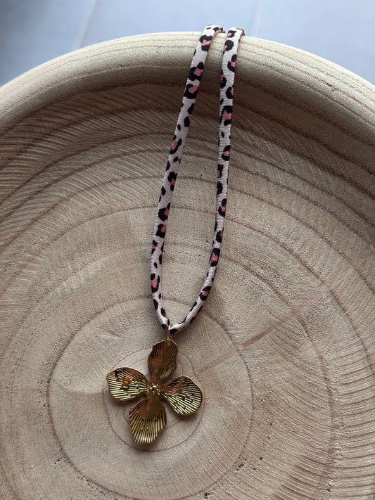 leopard ketting bloem